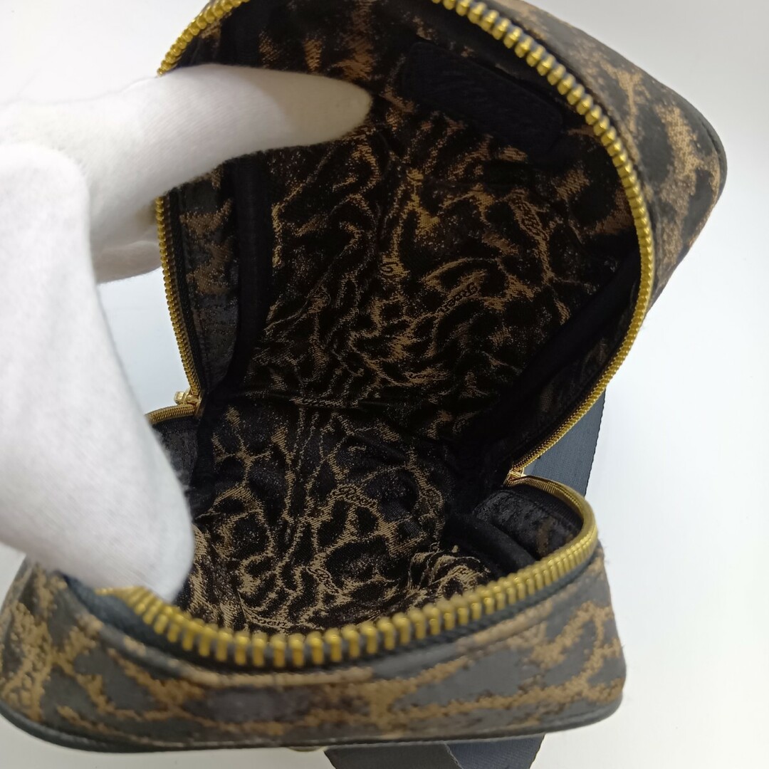 Roen(ロエン)の◎◎roen ロエン ボディーバッグ レオパード スカル メンズのバッグ(その他)の商品写真