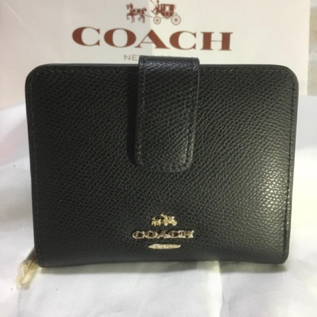 COACH - プレゼントにも❤️新品コーチ アラウンドジップ二つ折り財布 ... プレゼントにも❤️新品コーチ アラウンドジップ二つ折り財布 ブラック