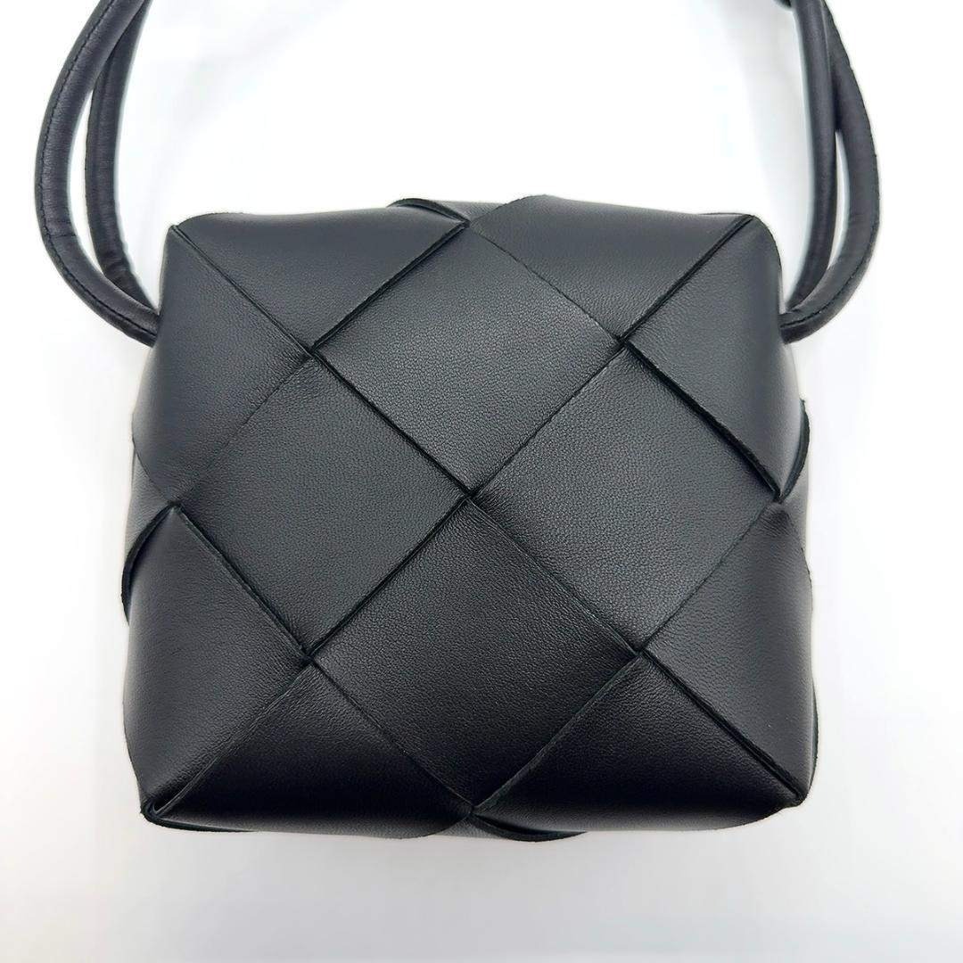 BOTTEGA VENETA(ボッテガヴェネタ)の◇ボッテガヴェネタ◇レザー/ミニ/カセット/カメラバッグ/701915/ブラック レディースのバッグ(ショルダーバッグ)の商品写真