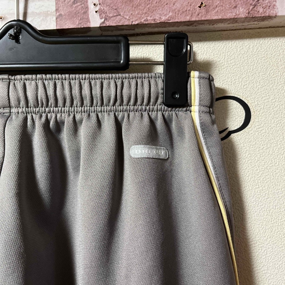 NIKE(ナイキ)のNIKE・体感S~M程・5分袖カットソー&ジャージトラックパンツ・実寸画像参考。 メンズのトップス(Tシャツ/カットソー(七分/長袖))の商品写真