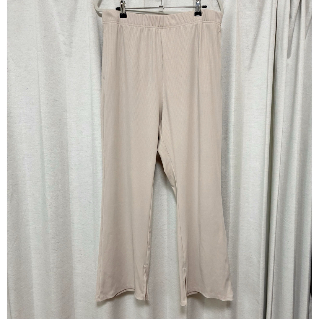 GU(ジーユー)の[GU ジーユー] リブスリムフレアパンツ 3XL 大きいサイズ ウエストゴム レディースのパンツ(カジュアルパンツ)の商品写真
