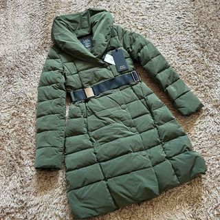 タトラス(TATRAS)のTATRAS VALLE ダウンコート カーキ 01 ベルト 美品 エレガント(ダウンコート)