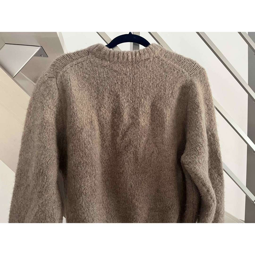 ZARA(ザラ)のZARA ベージュ フワフワ ニットセーター 長袖 レディースのトップス(ニット/セーター)の商品写真