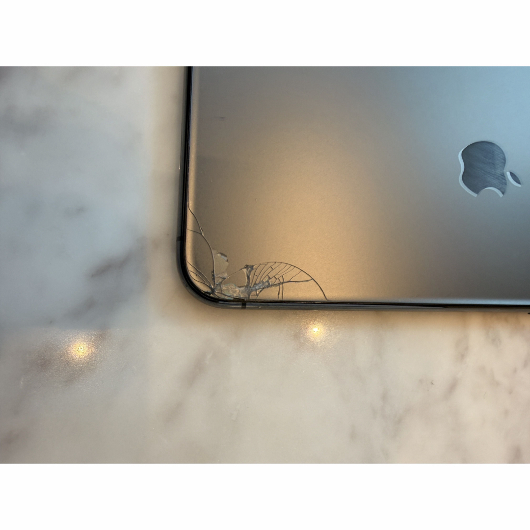 iPhone(アイフォーン)のiPhone11pro 64GB 液晶割れ スマホ/家電/カメラのスマートフォン/携帯電話(スマートフォン本体)の商品写真