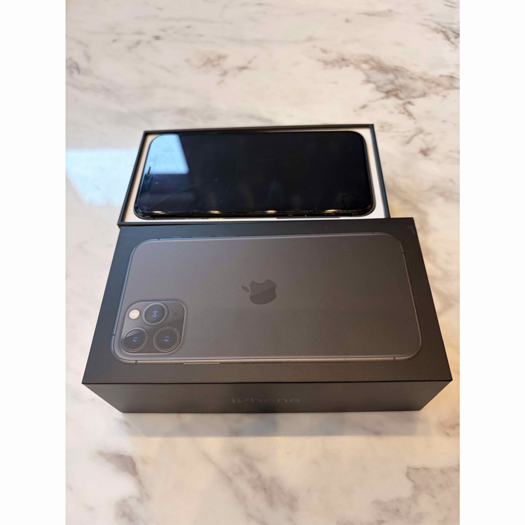 iPhone(アイフォーン)のiPhone11pro 64GB 液晶割れ スマホ/家電/カメラのスマートフォン/携帯電話(スマートフォン本体)の商品写真