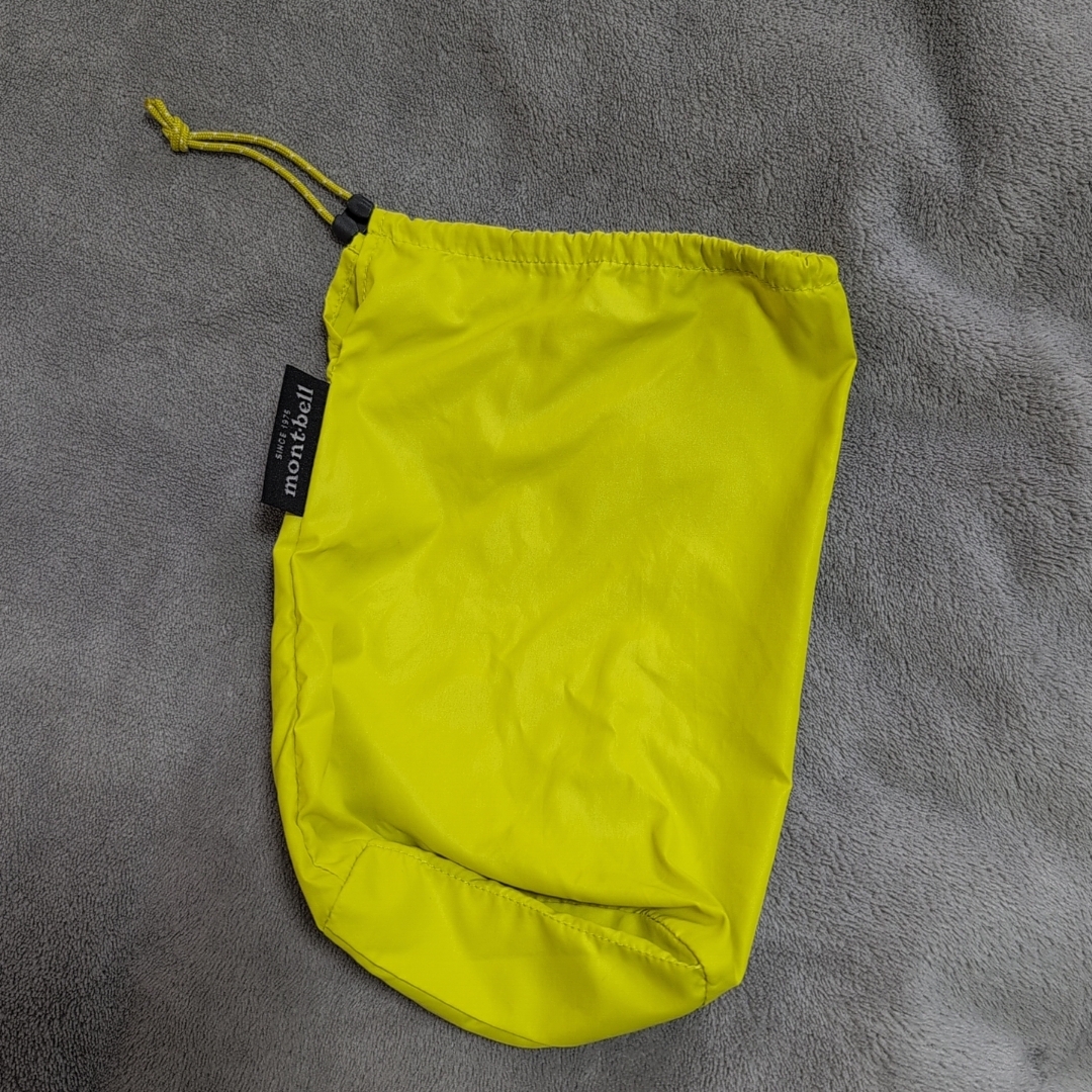 mont bell(モンベル)のモンベル 子供用ダウン 90 アウター リバーシブル キッズ/ベビー/マタニティのキッズ服男の子用(90cm~)(ジャケット/上着)の商品写真