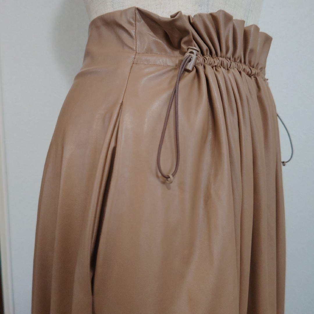 Ballsey(ボールジィ)の美品✨『Ballsey』ボールジィ ライトレザー フロントギャザースカート  レディースのスカート(ロングスカート)の商品写真