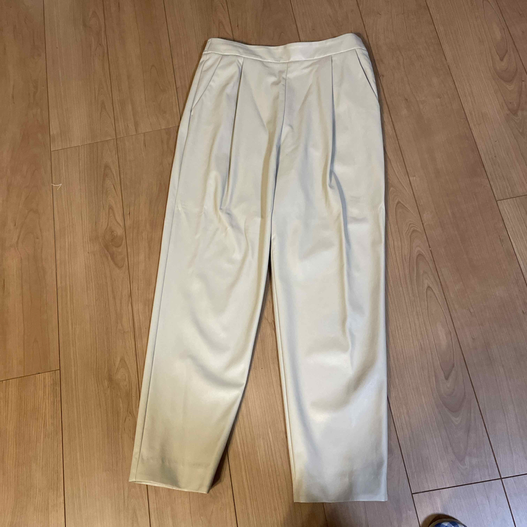 FRAMeWORK(フレームワーク)の日本製 FRAMeWORK フェイクレザーパンツ レディースのパンツ(その他)の商品写真