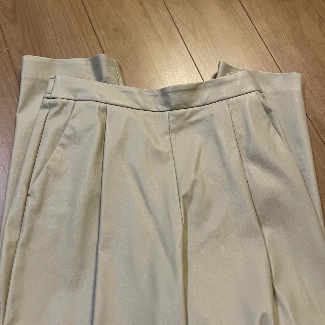 FRAMeWORK(フレームワーク)の日本製 FRAMeWORK フェイクレザーパンツ レディースのパンツ(その他)の商品写真