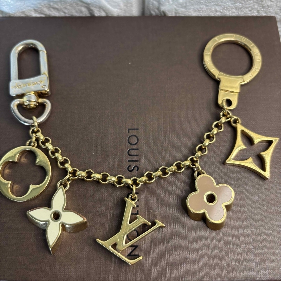 LOUIS VUITTON(ルイヴィトン)のルイ ヴィトン★LOUIS VUITTON バッグチャーム チェーンフルールドゥ ハンドメイドのファッション小物(バッグチャーム)の商品写真