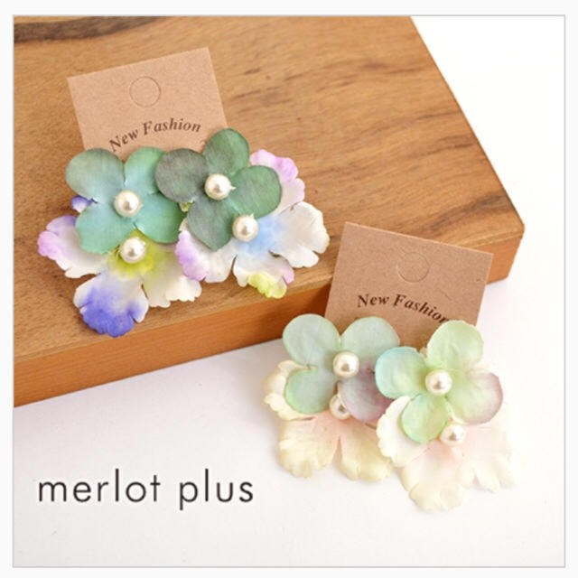 merlot(メルロー)のメルロー プリュス お花ピアス 【イエロー】 レディースのアクセサリー(ピアス)の商品写真