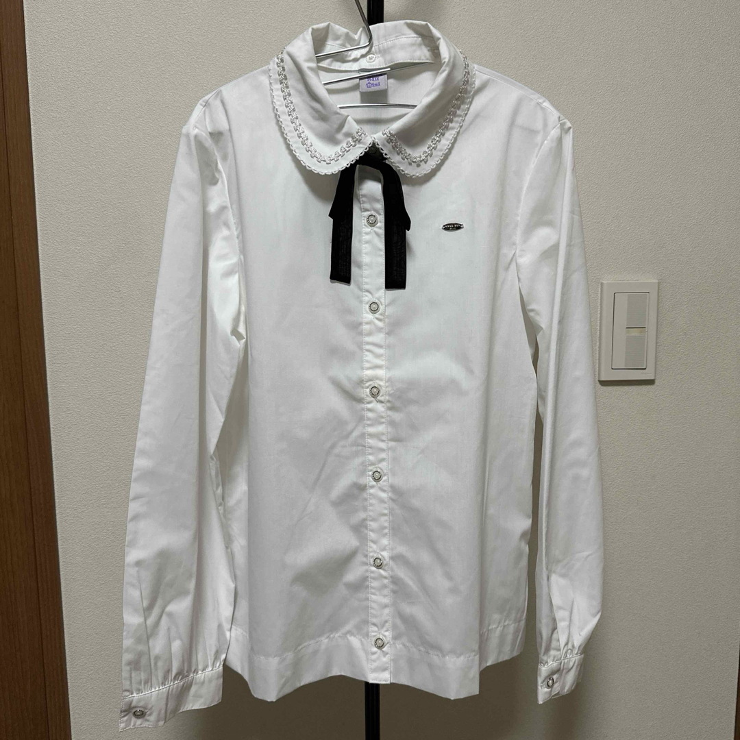 ANNA SUI mini(アナスイミニ)のアナスイミニ ホワイト長袖シャツ 150 キッズ/ベビー/マタニティのキッズ服女の子用(90cm~)(Tシャツ/カットソー)の商品写真