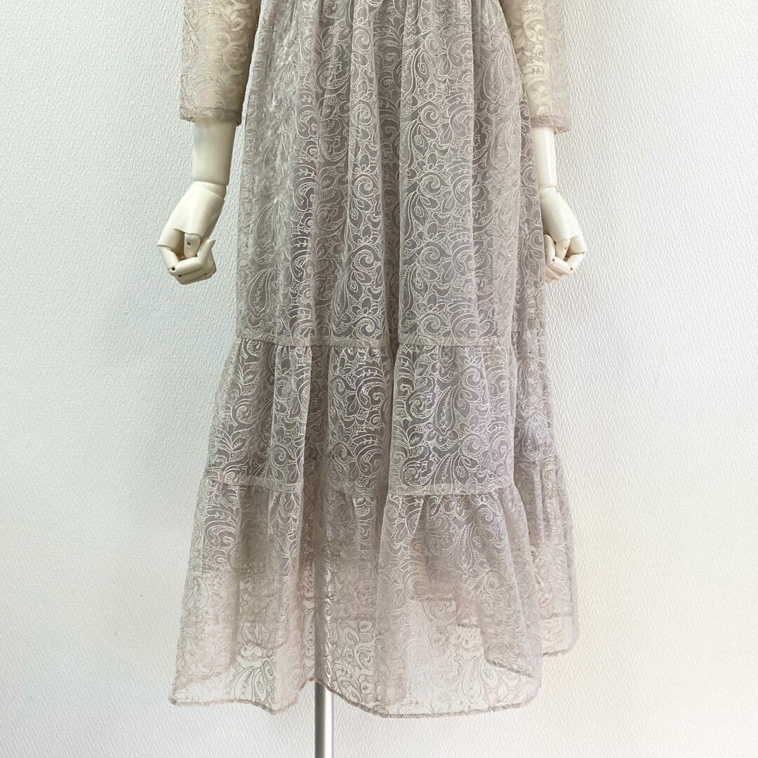 Lily Brown(リリーブラウン)の60j27 《美品》Lily Brown リリーブラウン オケージョンワンピース 長袖ワンピース 総レース ベルベット フレア LWFO194001 1サイズ ピンクベージュ レディースu02t レディースのワンピース(ロングワンピース/マキシワンピース)の商品写真