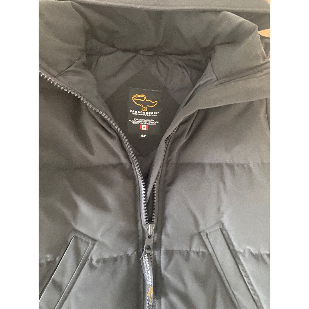 CANADA GOOSE(カナダグース)のカナダグース ロングダウンコート 黒 美品 レディースのジャケット/アウター(ダウンコート)の商品写真