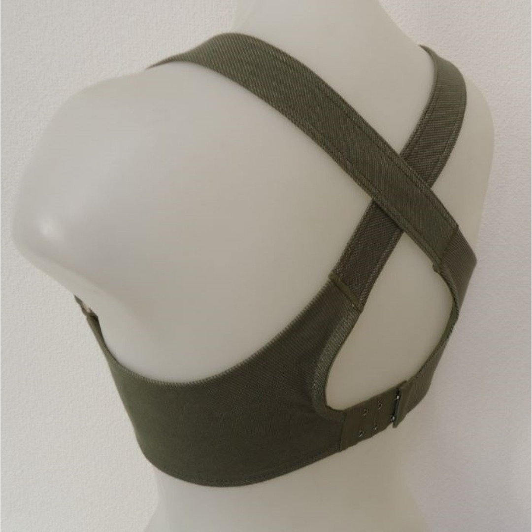 B75・カーキ　「美姿勢ブラジャー」 ワイヤー入り　補整下着　新品 レディースの下着/アンダーウェア(ブラ)の商品写真