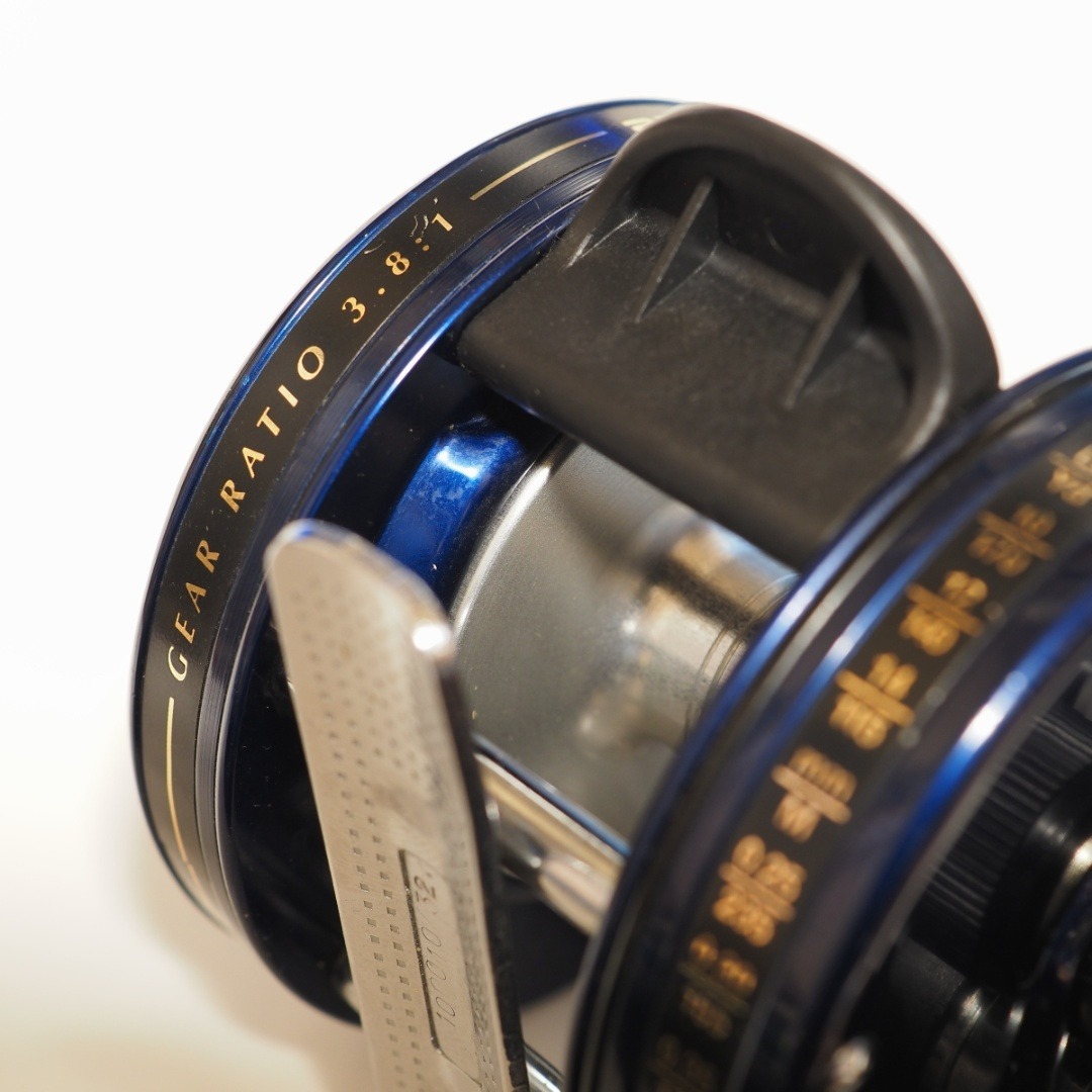 AbuGarcia(アブガルシア)のアブガルシア アンバサダー 4600C4 Winch ギヤ比 3.8:1  スポーツ/アウトドアのフィッシング(リール)の商品写真