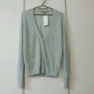 ユニクロ(UNIQLO)のﾕﾆｸﾛ　UNIQLO UVｶｯﾄ ｶｰﾃﾞｨｶﾞﾝ M 薄ｸﾞﾚｰ(カーディガン)