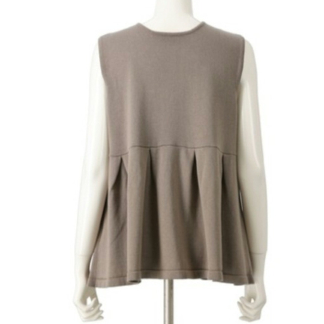 anywise(エニワイズ)の4L QVC エニワイズ トープカラー フリルとボタンが可愛いジレベスト 新品  レディースのトップス(ベスト/ジレ)の商品写真