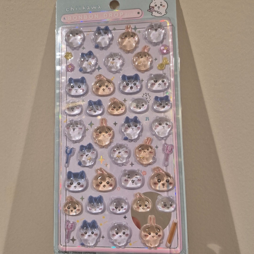 ちいかわ ボンボンドロップシール ハチワレ うさぎ エンタメ/ホビーのおもちゃ/ぬいぐるみ(キャラクターグッズ)の商品写真