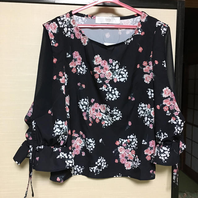 レディースtocco  花柄トップスのみ