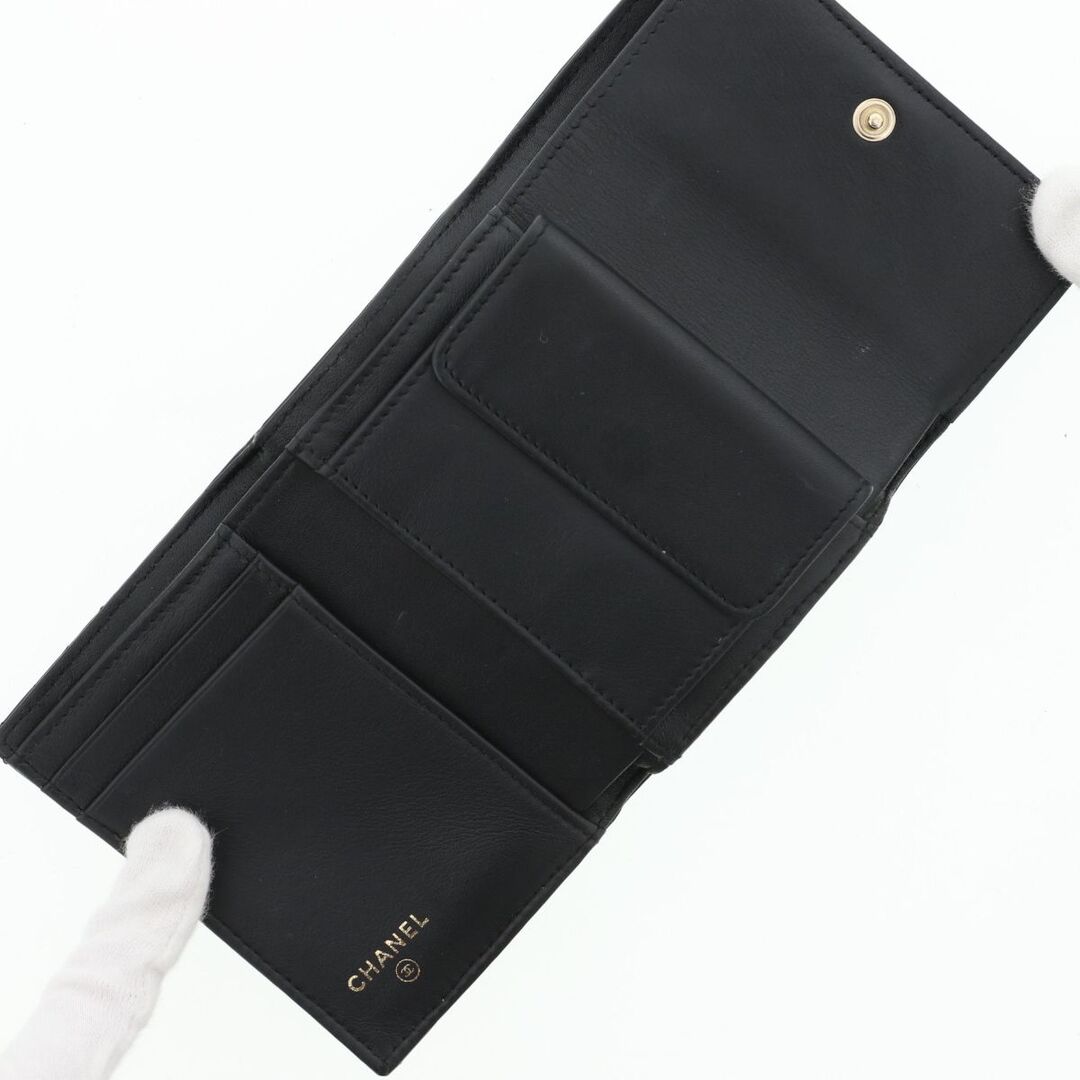CHANEL(シャネル)のCHANEL シャネル ボーイシャネル スモールウォレット 三つ折り財布 A84068 レディース ラムスキン ブラック 【中古】 レディースのファッション小物(財布)の商品写真