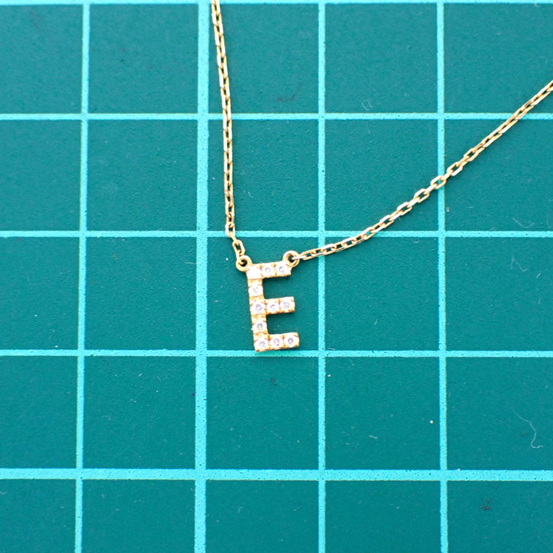 AHKAH(アーカー)のAHKAH/アーカー K18 ダイヤ イニシャル/E ネックレス//j73-38 レディースのアクセサリー(ネックレス)の商品写真