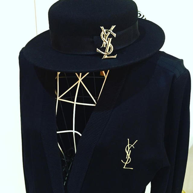 Saint Laurent - YSL♡カサンドラロゴヴィンテージブローチの通販 by ELINA｜サンローランならラクマ