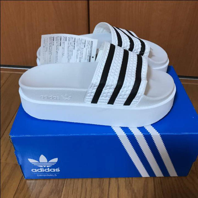 adidas(アディダス)のアディダス adidas ADILETTE BD サンダル 23.5 レディースの靴/シューズ(サンダル)の商品写真