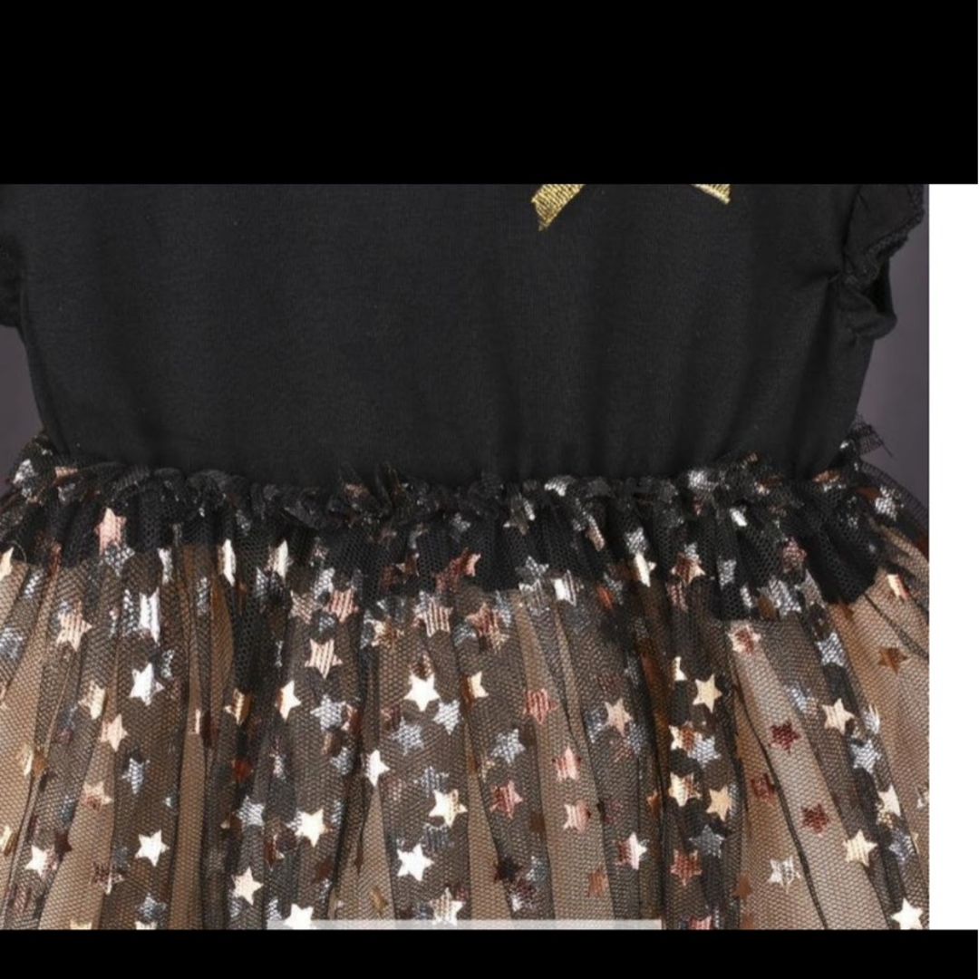 クリスマス 星柄チュチュドレス 100cm ブラック×ゴール キッズ/ベビー/マタニティのキッズ服女の子用(90cm~)(ワンピース)の商品写真