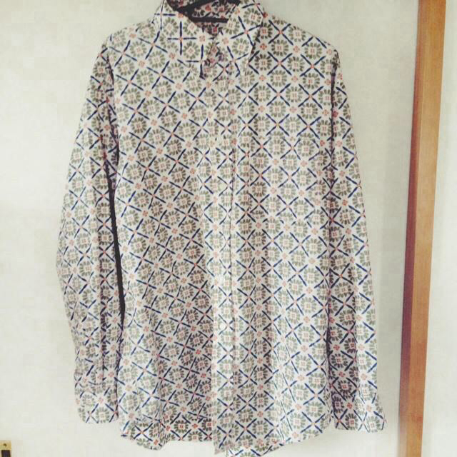 花柄ロングシャツ レディースのトップス(シャツ/ブラウス(長袖/七分))の商品写真