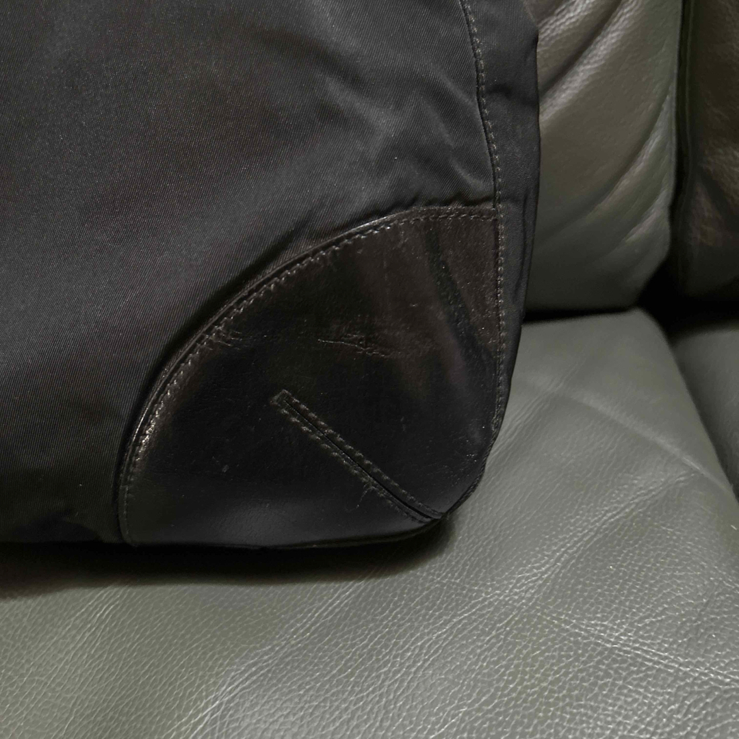 PRADA(プラダ)のPRADA ブラック ハンドバッグ レディースのバッグ(ハンドバッグ)の商品写真