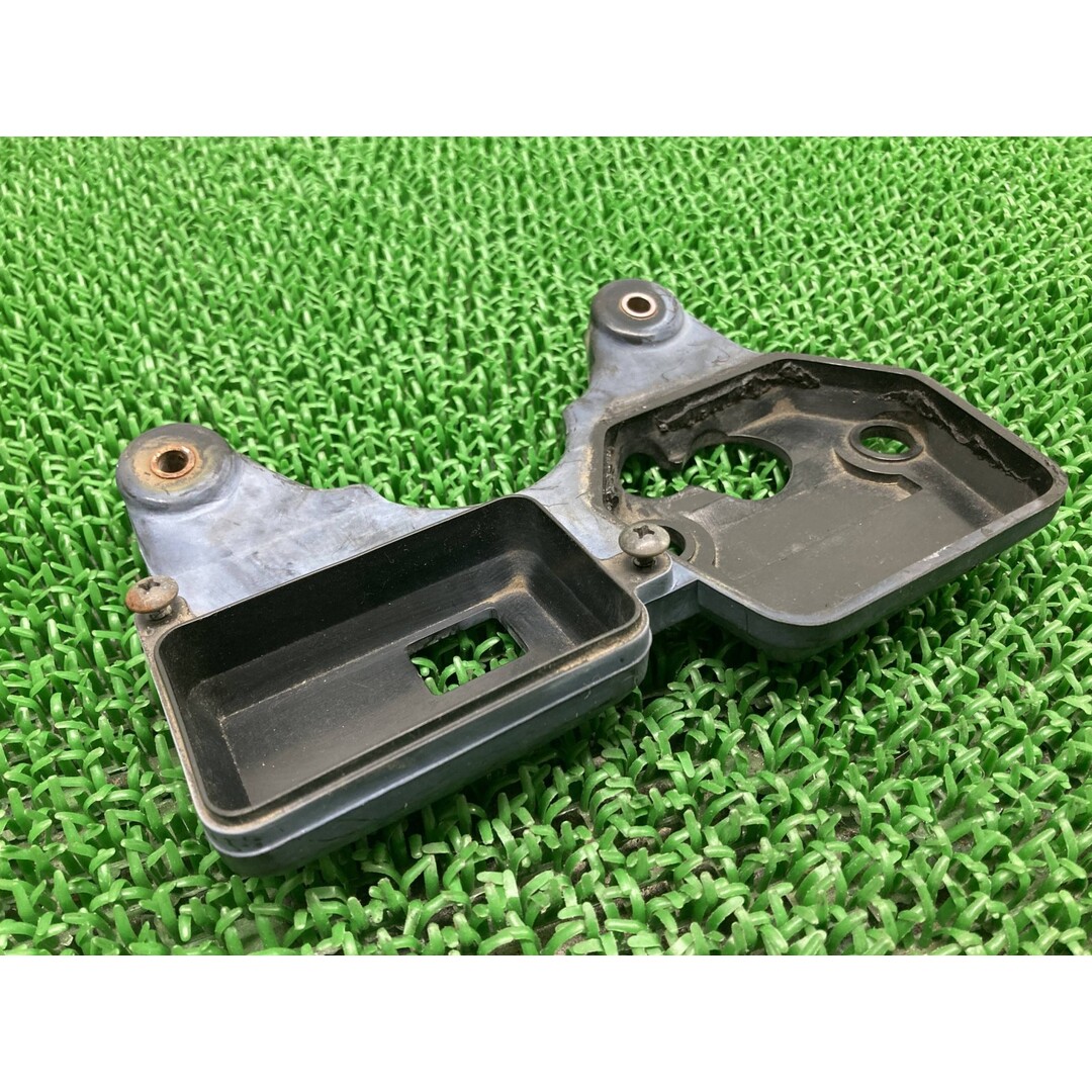 ヤマハ(ヤマハ)のTW200 メーターステー ヤマハ 純正 中古 バイク 部品 DG07J メーターベース ペイント素材に 割れ欠け無し 品薄 希少品 iW 自動車/バイクのバイク(パーツ)の商品写真