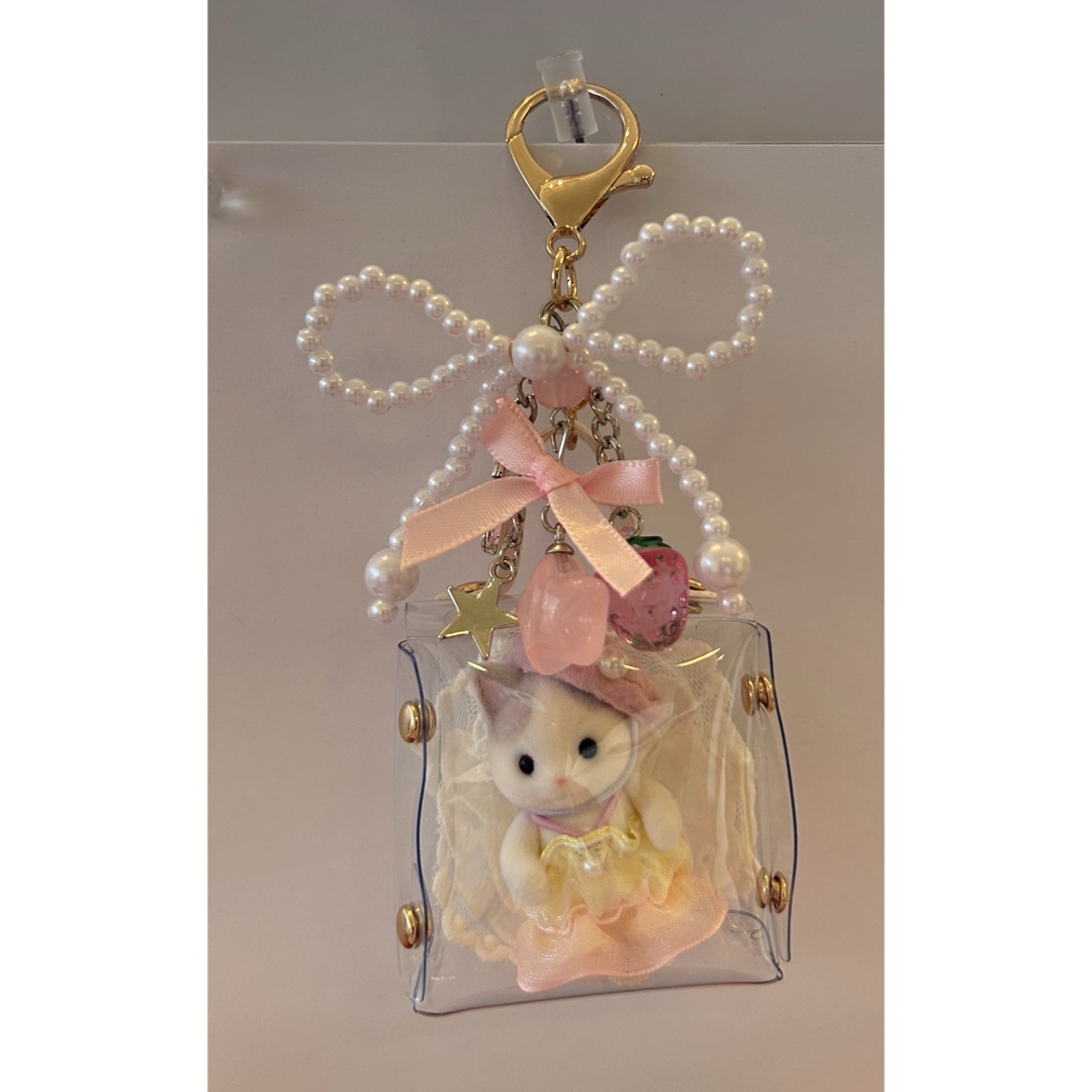 シルバニアファミリー(シルバニアファミリー)のクリアポーチ付きキーホルダー エンタメ/ホビーのアニメグッズ(キーホルダー)の商品写真