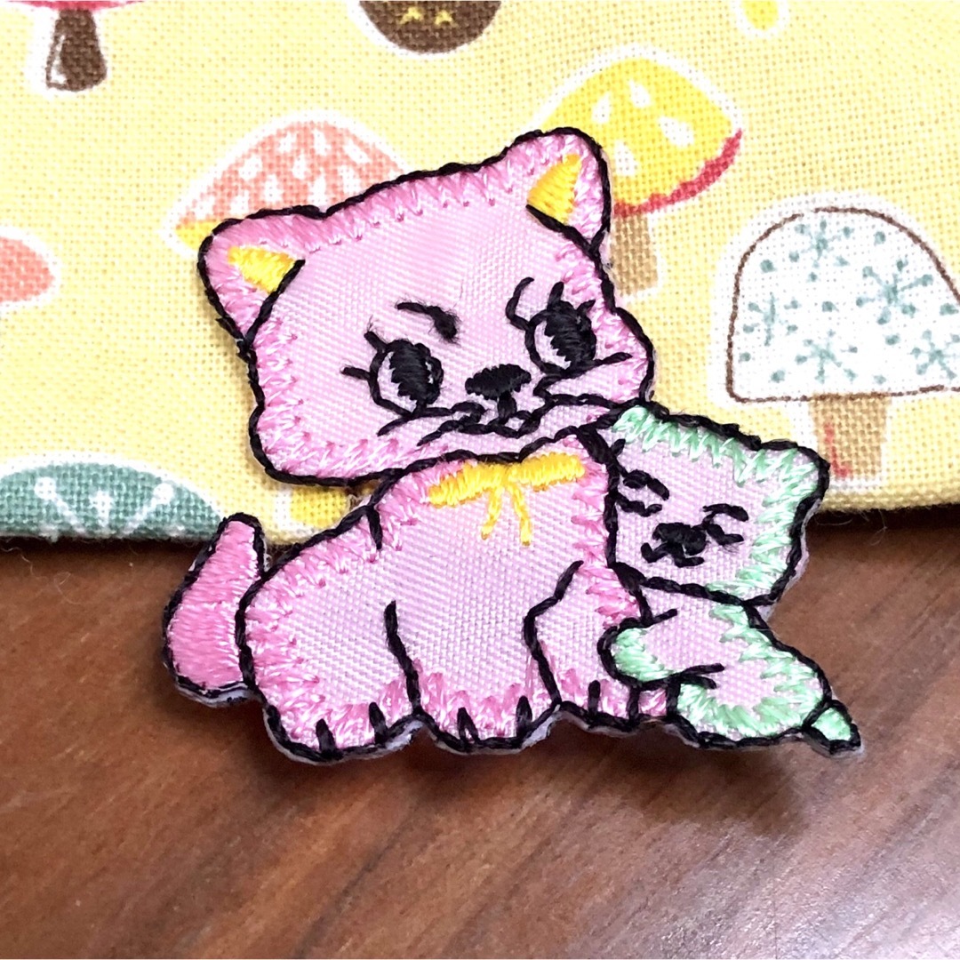 新作☆子猫●ママに寄り添う ねこちゃん⌘ワッペン◆レモン★レトロ 子猫 仲良し その他のペット用品(猫)の商品写真
