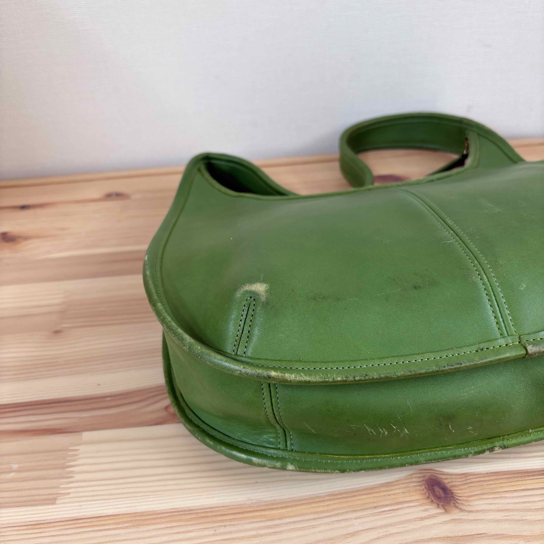 COACH(コーチ)のVintage Coach Ergo Zip Shoulder Bag Leaf レディースのバッグ(ショルダーバッグ)の商品写真