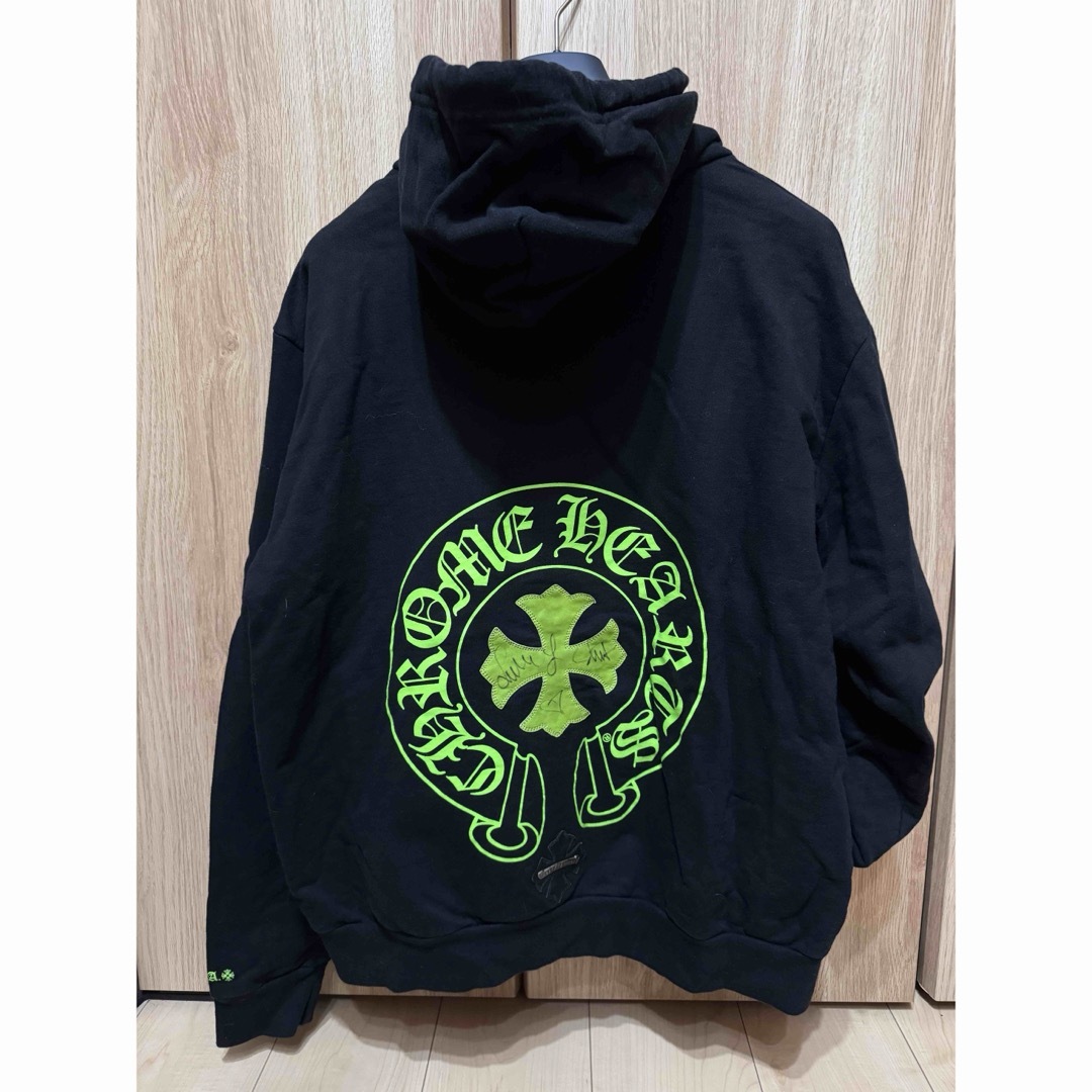 Chrome Hearts(クロムハーツ)の【激レア】クロムハーツ チャリティCHプラスレザーパッチプルオーバーパーカー メンズのトップス(パーカー)の商品写真