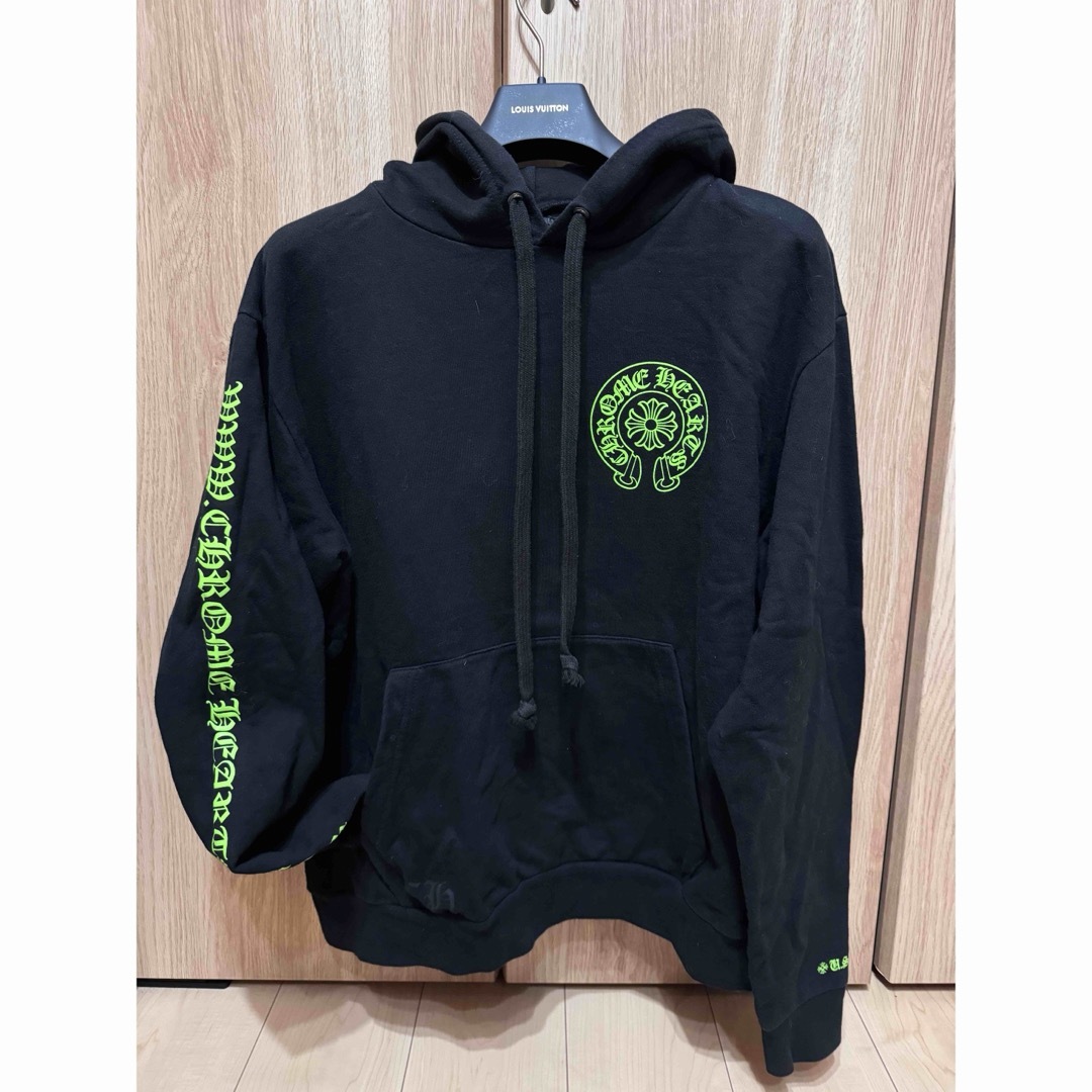 Chrome Hearts(クロムハーツ)の【激レア】クロムハーツ チャリティCHプラスレザーパッチプルオーバーパーカー メンズのトップス(パーカー)の商品写真