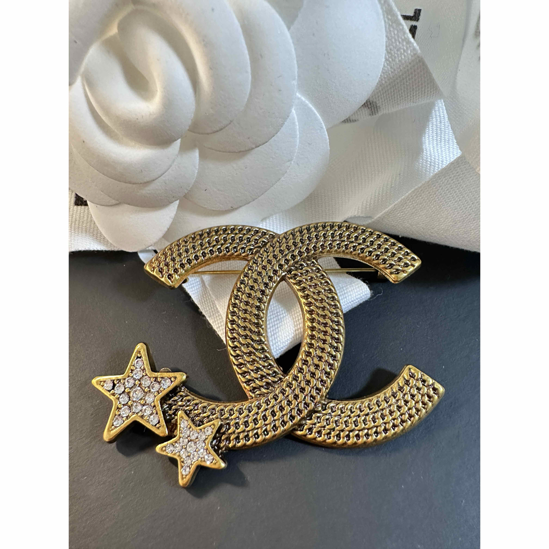 CHANEL(シャネル)のヴィンテージ  ブローチ レディースのアクセサリー(ブローチ/コサージュ)の商品写真