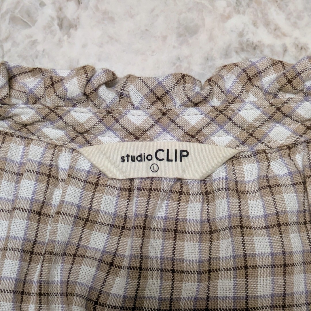 STUDIO CLIP(スタディオクリップ)の【超美品】studio CLIP チェック柄 フリル襟 長袖シャツ Lブラウン系 レディースのトップス(シャツ/ブラウス(長袖/七分))の商品写真