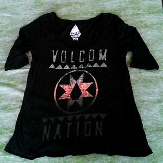ボルコム(volcom)のラウンドネック黒五分丈袖Tシャツ(Tシャツ(半袖/袖なし))