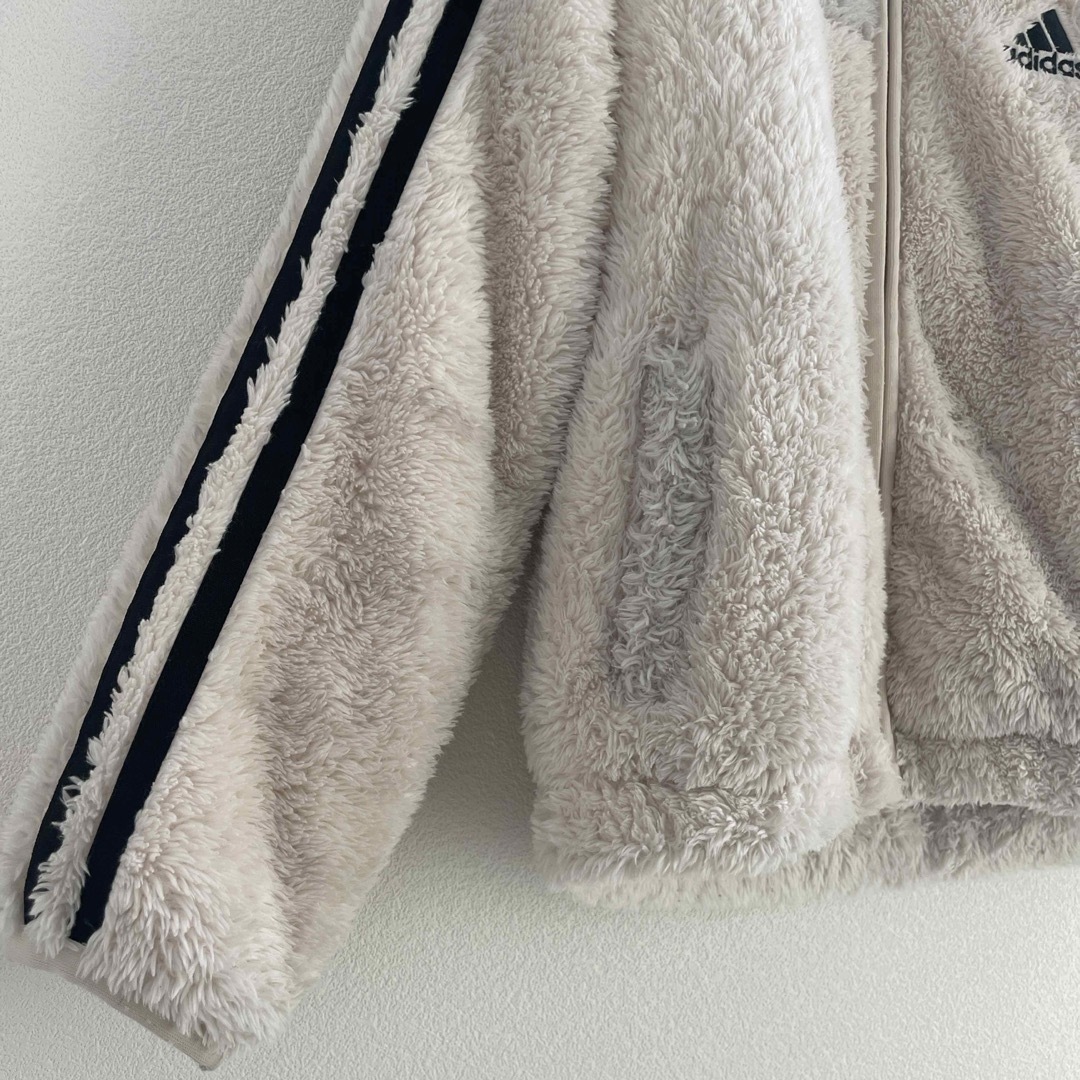 adidas(アディダス)のadidas ガールズ 130  ボアジャケット キッズ/ベビー/マタニティのキッズ服女の子用(90cm~)(ジャケット/上着)の商品写真