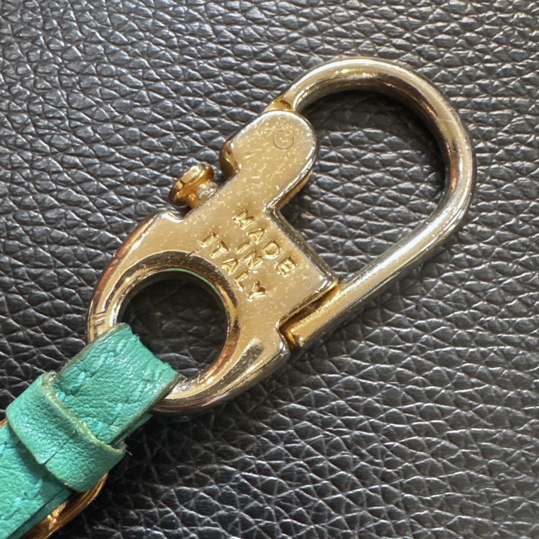 GUCCI(グッチ)のGUCCIキーホルダー チャーム レディースのファッション小物(キーホルダー)の商品写真