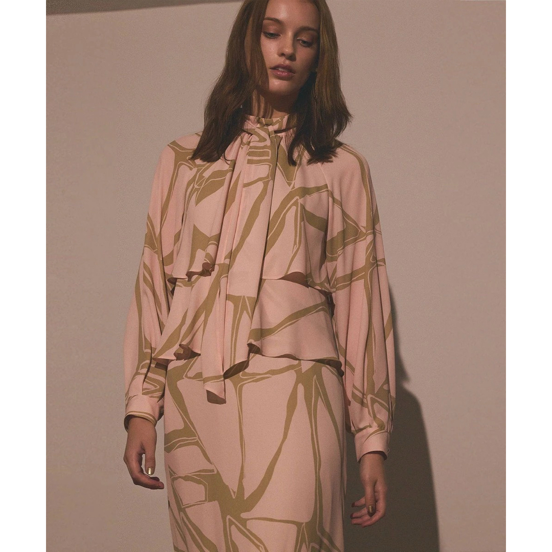 GRACE CONTINENTAL(グレースコンチネンタル)のグレースコンチネンタル キカラッフルレイヤードワンピース レディースのワンピース(ロングワンピース/マキシワンピース)の商品写真