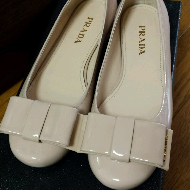 PRADA(プラダ)の【スズキさま専用】PRADA プラダ パンプス　size37 ピンクベージュ レディースの靴/シューズ(ハイヒール/パンプス)の商品写真