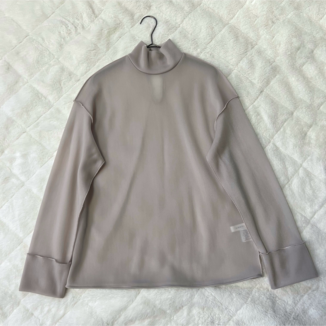 Ameri VINTAGE(アメリヴィンテージ)のAmeriアメリヴィンテージ ハイネックシアー長袖トップス★グレーベージュラメ レディースのトップス(カットソー(長袖/七分))の商品写真