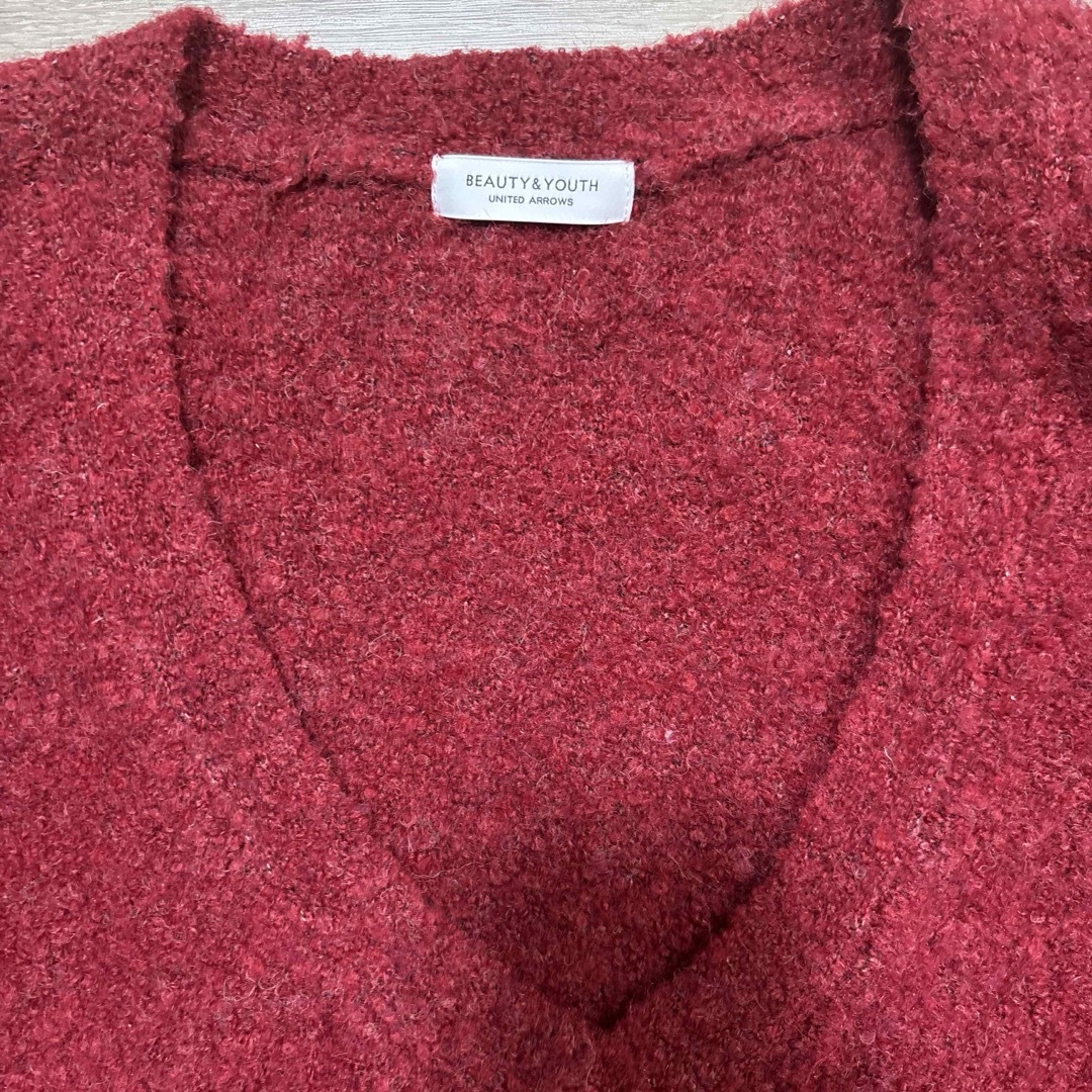 BEAUTY&YOUTH UNITED ARROWS(ビューティアンドユースユナイテッドアローズ)のBEAUTY & YOUTH Vネック ニット 赤 レディースのトップス(ニット/セーター)の商品写真