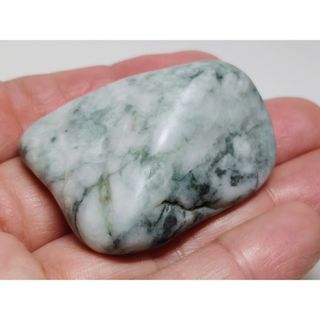 糸魚川179 翡翠 56g ヒスイ 原石 鑑賞石 自然石 誕生石 鉱物 鉱石(その他)