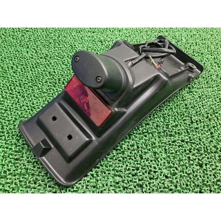 カワサキ(カワサキ)のDトラッカー KLX250 リアフェンダー 35019-1305 カワサキ 純正 中古 LX250E リフレクター ナンバー灯 割れ欠けなし 品薄 Nz(パーツ)