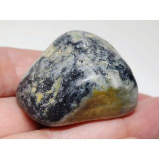 糸魚川188 翡翠 61g ヒスイ 原石 鑑賞石 自然石 誕生石 鉱物 鉱石(その他)