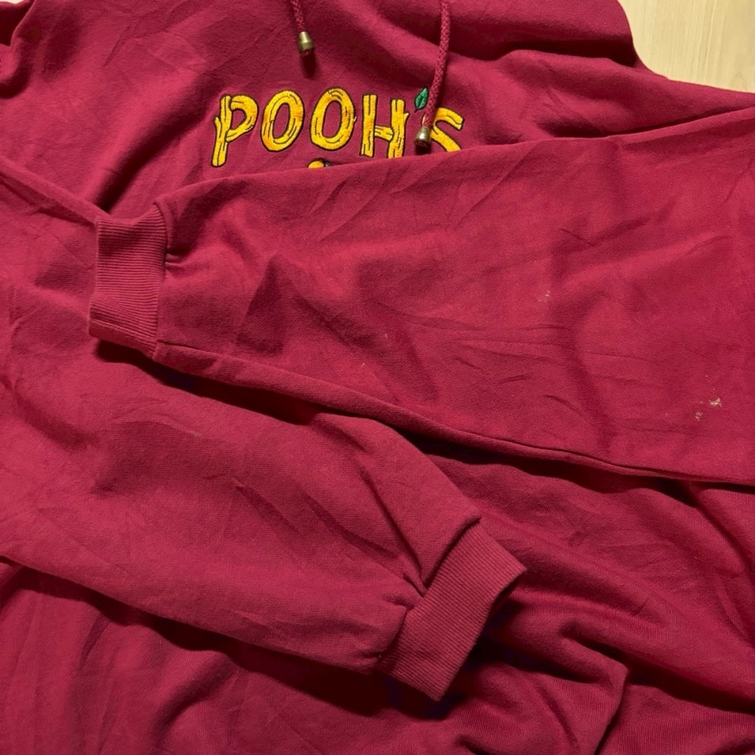 Disney(ディズニー)のDisney レッド パーカー プーさん キャラクター フーディー XXL 古着 レディースのトップス(パーカー)の商品写真